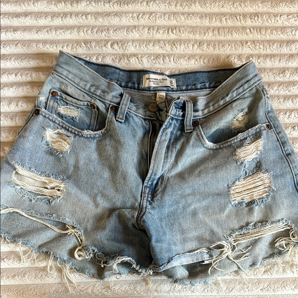 Abercrombie and Fitch - Curve Love The Boyfriend Short Mid Rise